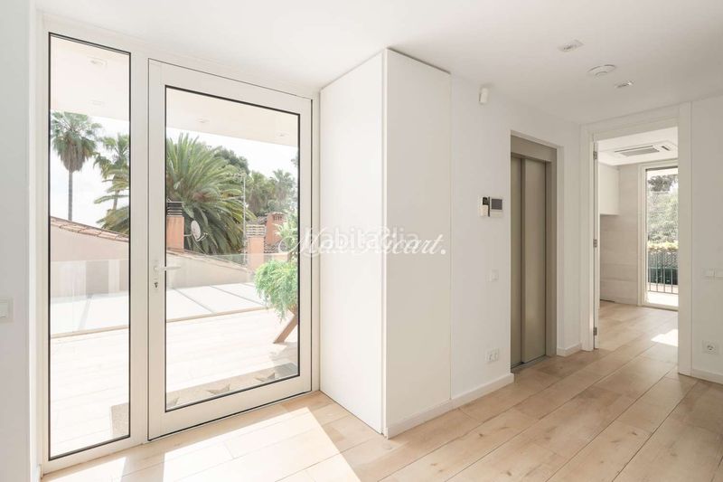 Foto c946e3ed-3bcc-4a29-9e54-65b754be6420. Casa amb calefacció aparcament piscina a Sarrià Barcelona