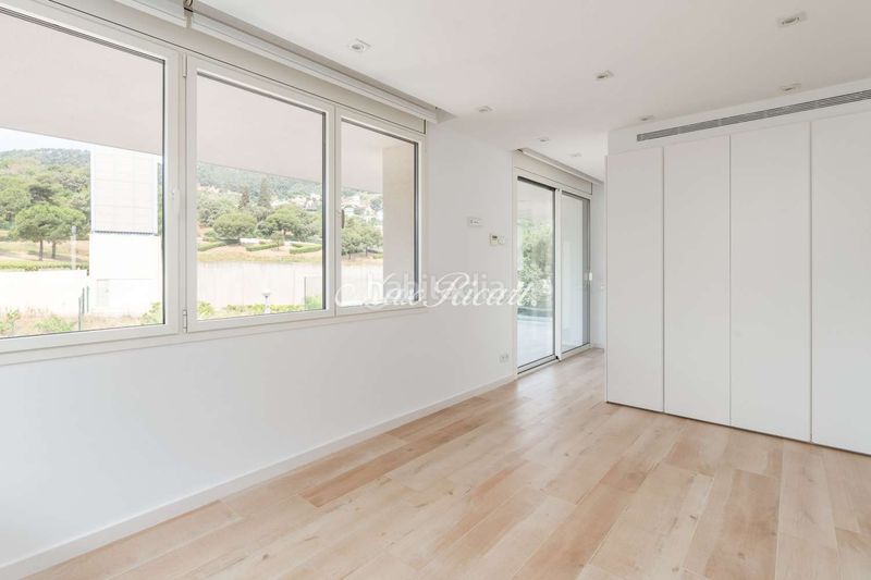 Foto d2fdb1f8-37bd-4bc5-b0d4-ea4d70c7b64a. Casa amb calefacció aparcament piscina a Sarrià Barcelona