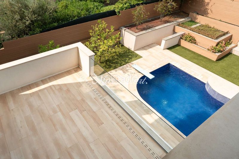 Foto e5512c6e-5f37-426d-b0d5-80794bf2df43. Casa amb calefacció aparcament piscina a Sarrià Barcelona