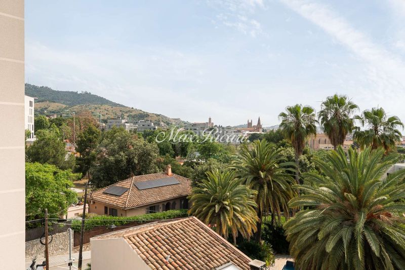 Foto f394ee8c-d2af-41bd-9f85-0e7cb3d197fb. Casa amb calefacció aparcament piscina a Sarrià Barcelona