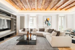 Rent Flat in Dreta de l´Eixample. Lujosa propiedad amueblada en el quadrat dor  183m