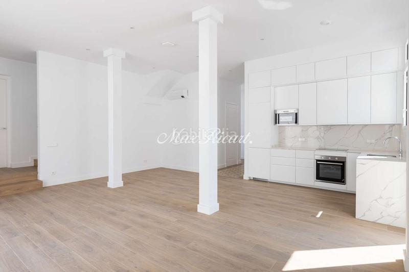 Foto 93616c9a-d9b4-4807-9c86-0dc02c332679. Alquiler casa preciosa y rodeada de luz en sarriá en Barcelona