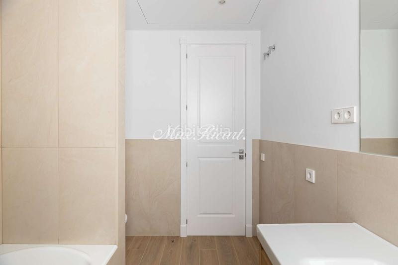 Foto ab41537a-5133-487b-8b70-75662c8a9231. Alquiler casa preciosa y rodeada de luz en sarriá en Barcelona