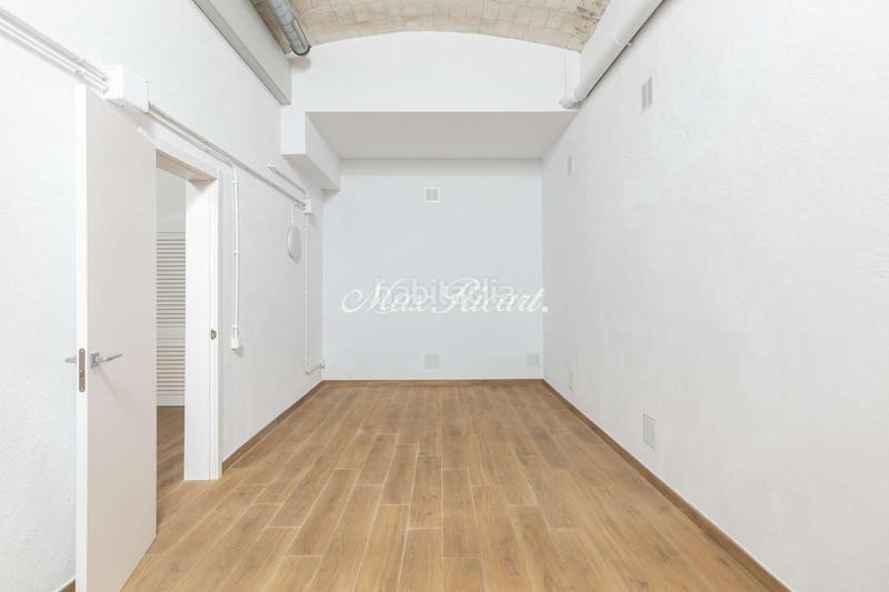 Foto fca67287-da85-499a-8ac8-bc96e52163e0. Alquiler casa preciosa y rodeada de luz en sarriá en Barcelona