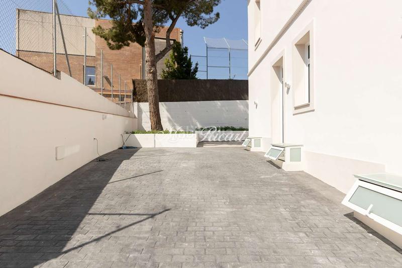 Foto c18a2cee-7e45-4478-85fd-27703d1dd578. Lloguer casa amb calefacció aparcament a Sarrià Barcelona