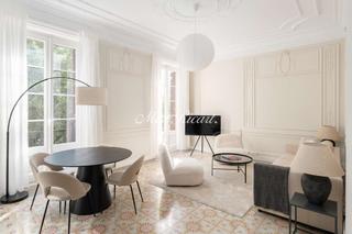 Miete Etagenwohnung  N/a. Elegante vivienda amueblada en eixample