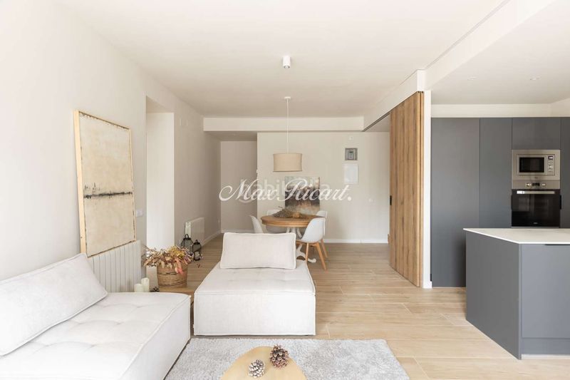 Foto 60aaa684-40b6-4789-a2e2-8dfe587f903a. Pis amb calefacció a Barri de les Corts Barcelona