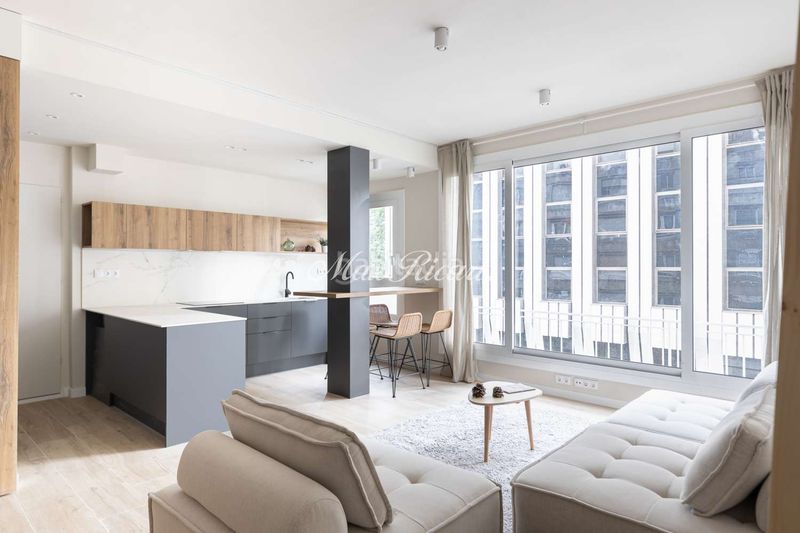 Foto 712c828f-ac6a-4acc-9218-a5ac5e2e3221. Pis amb calefacció a Barri de les Corts Barcelona