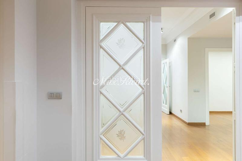 Foto c7dd3bc0-966a-4fc7-99fe-e00ddb993f1e. Rent office space with heating in Sant Gervasi - Galvany Barcelona