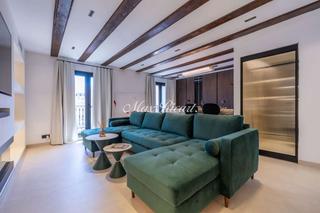 Lloguer Pis  N/a. Exclusivo piso de lujo con reforma de diseo junto a plaza catal