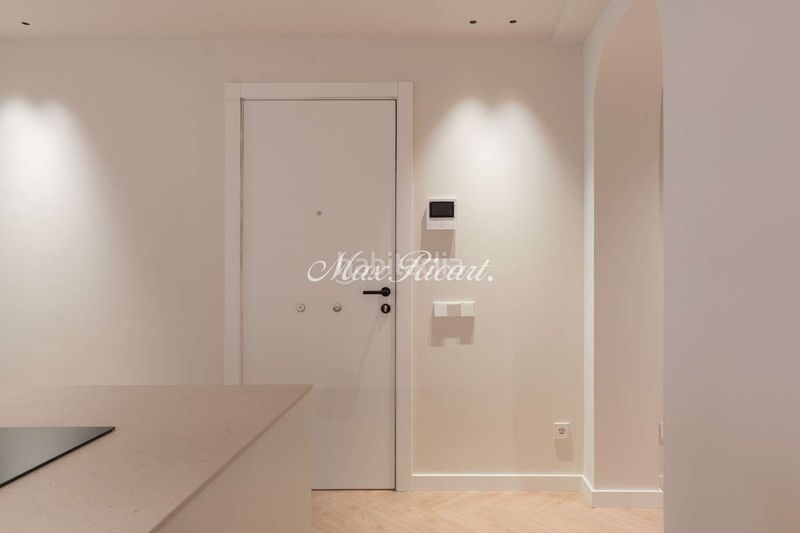 Foto 9bbadccc-049d-4de5-b1ef-e1723f93ad4f. Pis amb calefacció a Raval Barcelona