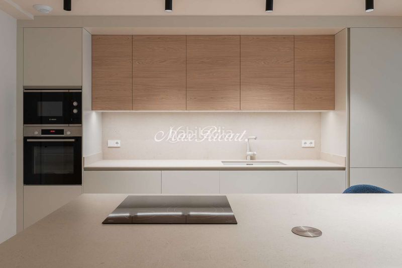 Foto c203a987-7835-42b8-bca0-c8c958a0ef15. Pis amb calefacció a Raval Barcelona