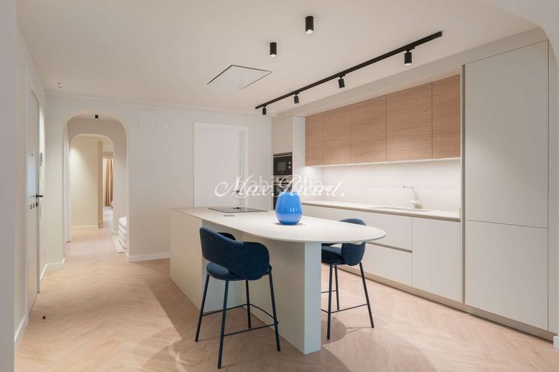 Foto edc18222-9002-40bf-a3cc-2b155ea46514. Pis amb calefacció a Raval Barcelona