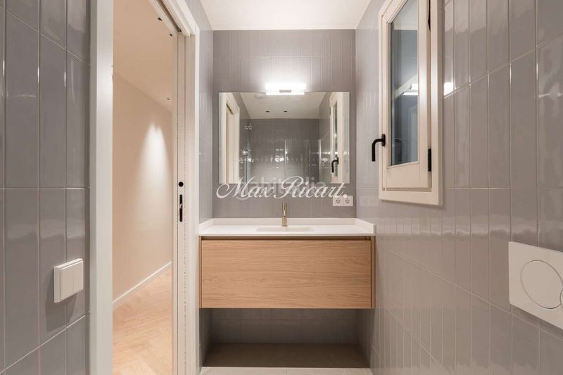 Foto fe0fdf2b-c8fb-4774-8c30-a064ef9382ec. Pis amb calefacció a Raval Barcelona