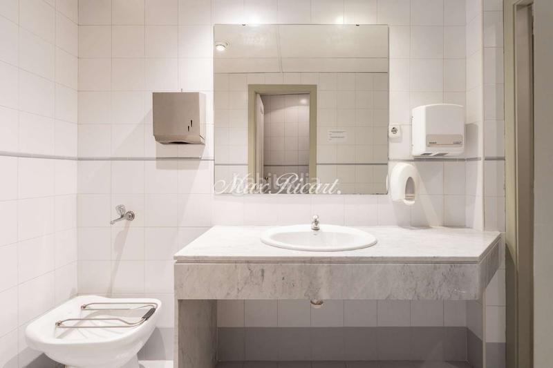 Foto 0a1f87e0-5879-43e3-bd9a-45f8f920476a. Affitto ufficio con riscaldamento parcheggio in Barri de les Corts Barcelona