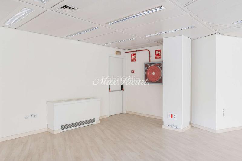 Foto 4e60210e-7eb0-4c92-b902-21114a767148. Location bureau avec chauffage parking dans Barri de les Corts Barcelona