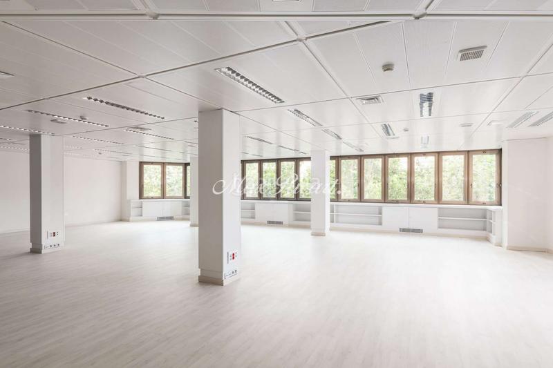 Foto 96a1a9a4-09a8-4a6c-80cd-58a2345af3ce. Location bureau avec chauffage parking dans Barri de les Corts Barcelona