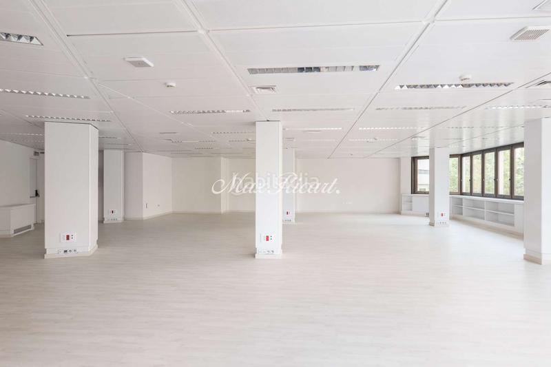 Foto d817cb4a-7418-4f24-af5c-735900e20d2c. Location bureau avec chauffage parking dans Barri de les Corts Barcelona