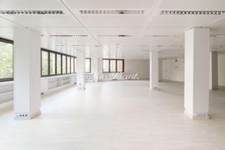 Miete Büro in Barri de les Corts. Oficina luminosa en edificio corporativo en francesc macià