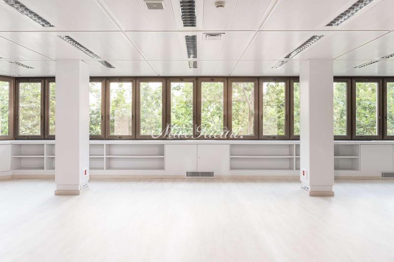 Foto 1e29ff6d-a5f7-4fff-b42c-fb5d73bfbfcc. Rent office space with heating parking in Barri de les Corts Barcelona