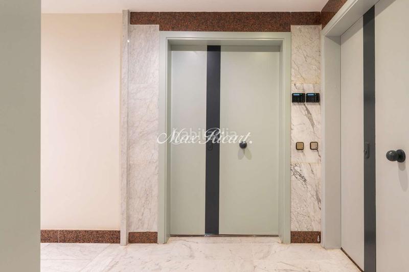 Foto 2c33bba9-8c6a-4f89-8b26-0e572a276d7f. Rent office space with heating parking in Barri de les Corts Barcelona