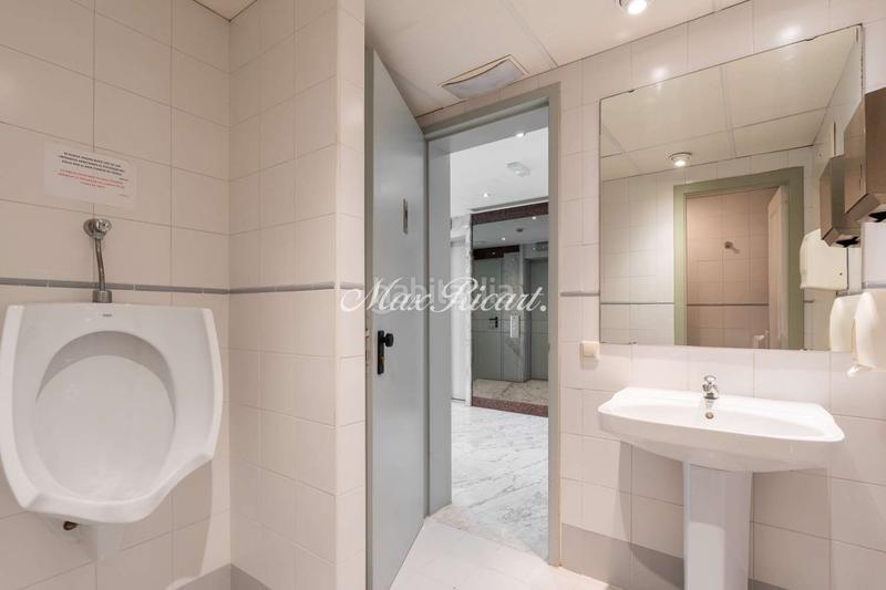 Foto 4991296a-170b-45d1-bc87-fad042e51c97. Rent office space with heating parking in Barri de les Corts Barcelona