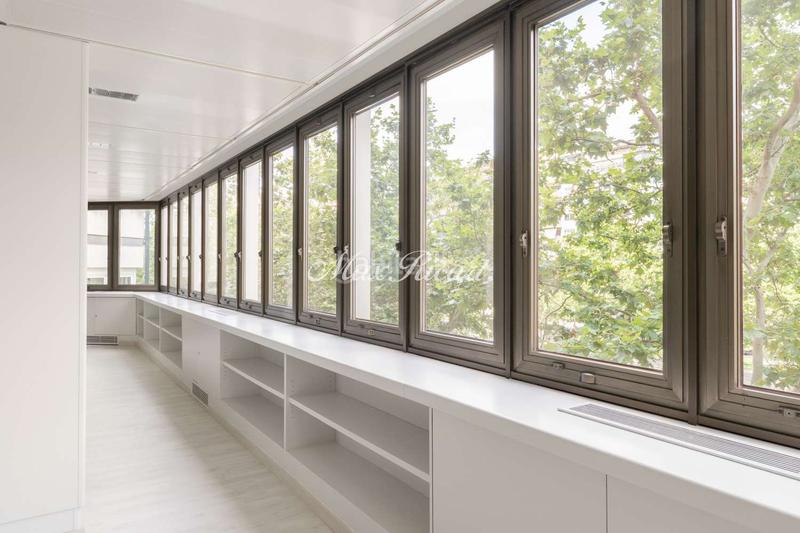 Foto 6460f6f4-8c3f-47fb-838a-2d72597a125e. Rent office space with heating parking in Barri de les Corts Barcelona