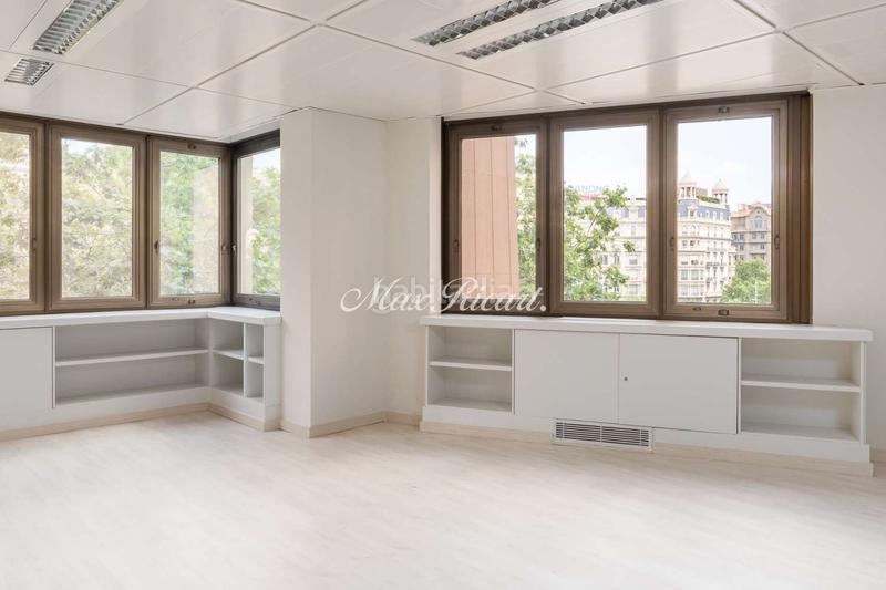 Foto 71d052d8-59f1-4de2-8ffa-f0f21b43a460. Rent office space with heating parking in Barri de les Corts Barcelona