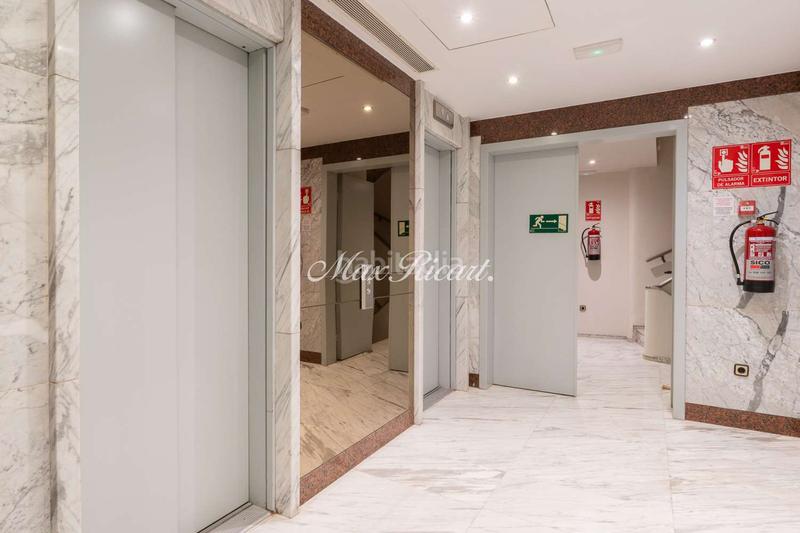 Foto 7d6e104f-e085-4a3f-8ca6-0ea403ba4157. Rent office space with heating parking in Barri de les Corts Barcelona