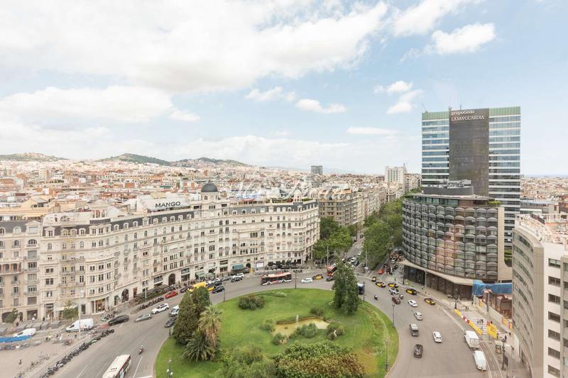 Foto 8eece65e-26ab-42d8-9115-506c6016a992. Rent office space with heating parking in Barri de les Corts Barcelona