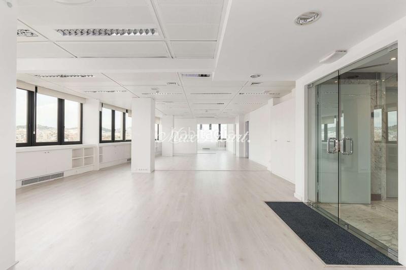 Foto ae7a81e1-0d4f-493a-b4a6-3190113346ad. Rent office space with heating parking in Barri de les Corts Barcelona