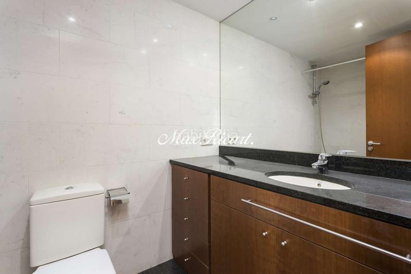 Foto 1bc59281-f0c1-4d34-98f5-8abd8e6a804c. Piso exclusiva propiedad con terraza en can ràbia en Barcelona