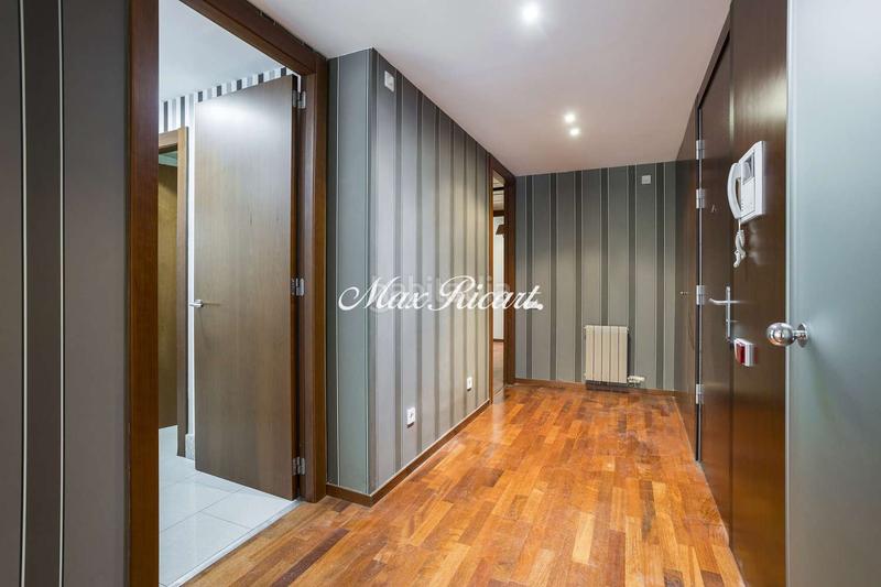 Foto 3feaa5b7-0906-4441-a991-c6b7e831f257. Piso exclusiva propiedad con terraza en can ràbia en Barcelona