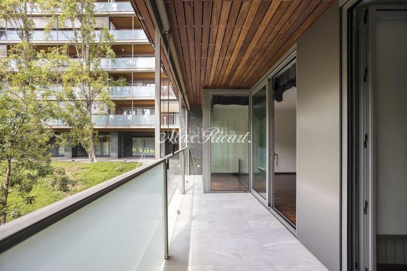 Foto b7ba74b3-e9a0-48c4-a44d-97eaea3cf6d5. Piso exclusiva propiedad con terraza en can ràbia en Barcelona
