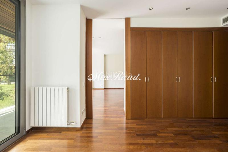 Foto ff8099f6-ec47-440f-b19b-0cc2f0ac661b. Piso exclusiva propiedad con terraza en can ràbia en Barcelona