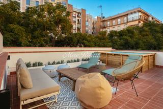 Miete Büro in Sagrada Família. Oficina con piscina y terrazas en sagrada familia