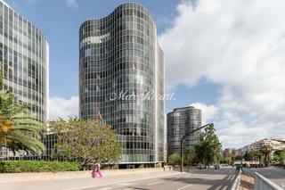 Office space in Barri de les Corts. Oficina muy luminosa en les corts  torres trade
