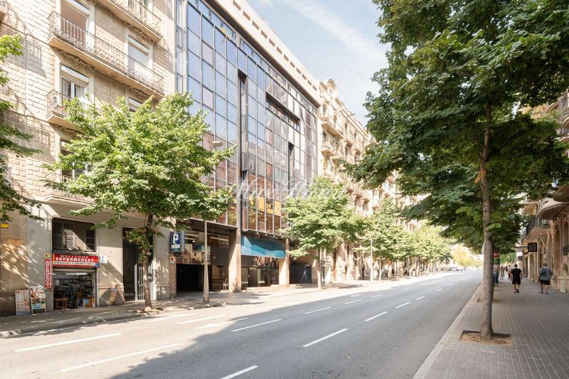 Foto 164814ef-720e-45af-84b4-bed611c7cc37. Miete büro mit heizung parking in L´Antiga Esquerra de l´Eixample Barcelona