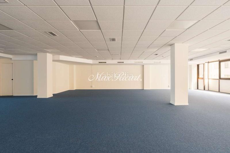 Foto 584ee2a0-c142-43d2-8184-687750926eac. Miete büro mit heizung parking in L´Antiga Esquerra de l´Eixample Barcelona