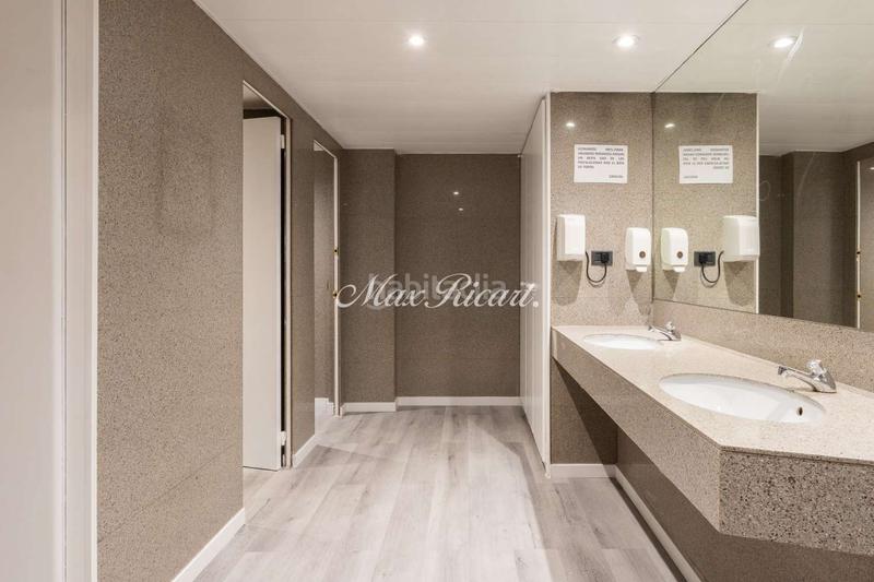 Foto 59c8b68b-3e76-4227-bc60-a054b8e004b9. Rent office space with heating parking in L´Antiga Esquerra de l´Eixample Barcelona