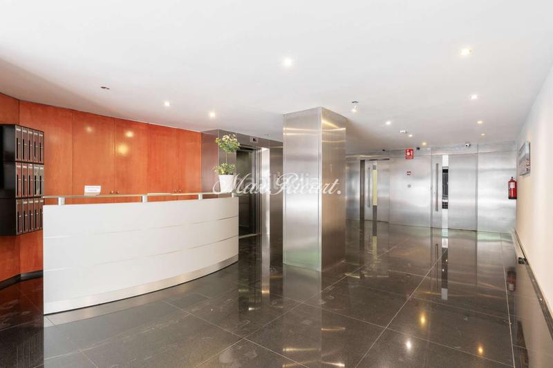 Foto 918b9ac3-ac1f-40c1-952a-376b1dabdfcf. Rent office space with heating parking in L´Antiga Esquerra de l´Eixample Barcelona
