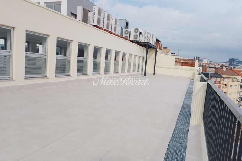 Foto c052cc3c-5a7e-4336-827d-25957282a662. Alquiler oficina  diáfana con terraza y vistas panorámicas en Barcelona