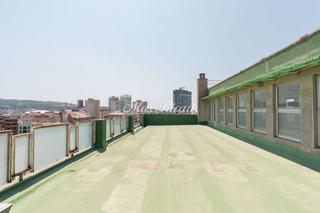 Location Bureau à La Nova Esquerra de l´Eixample. Oficina diáfana con terraza y vistas panorámicas