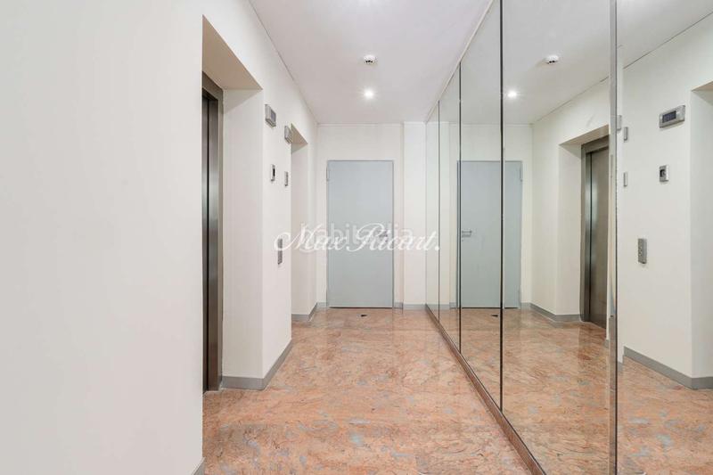 Foto 06647bf3-4973-4fc7-abb0-269f1897815f. Rent office space with heating parking in La Nova Esquerra de l´Eixample Barcelona