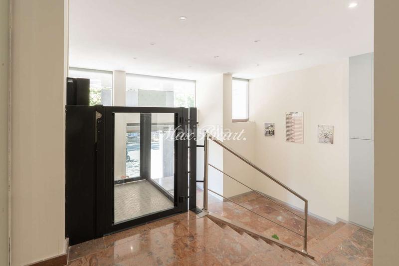 Foto e858f2e3-7176-464f-8bf4-03d5d6ef6542. Rent office space with heating parking in La Nova Esquerra de l´Eixample Barcelona