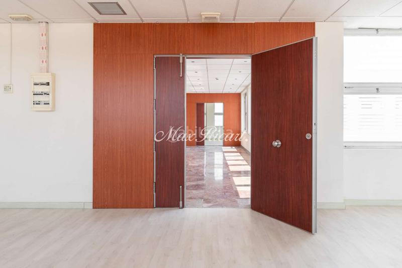 Foto 32b0ea36-6943-4486-8557-33fbaa63d869. Miete büro mit heizung parking in La Nova Esquerra de l´Eixample Barcelona