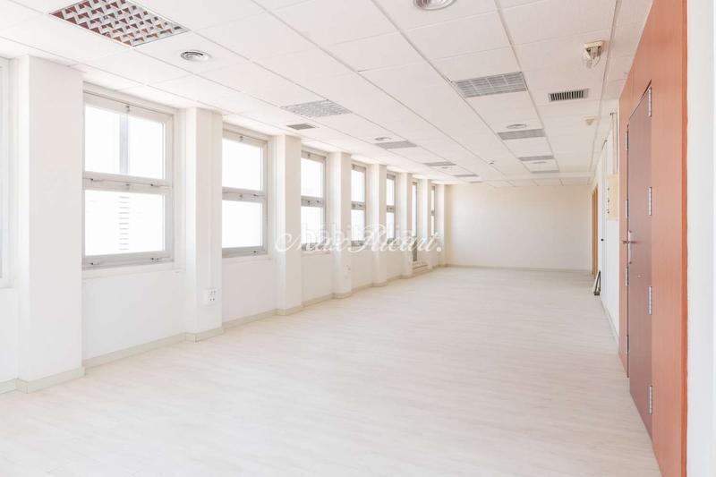 Foto dce39fa4-8a19-4d3a-a03c-8ed3b202c3a3. Miete büro mit heizung parking in La Nova Esquerra de l´Eixample Barcelona