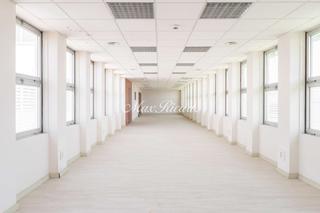 Miete Büro in La Nova Esquerra de l´Eixample. Oficina con gran terraza y vistas únicas en