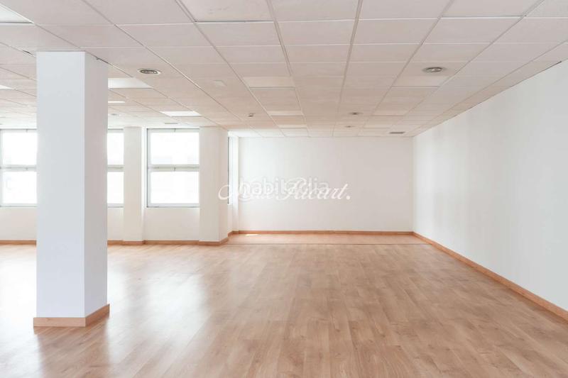 Foto 22a7639f-aa07-412b-8b4d-c084eb642c9d. Rent office space with heating parking in La Nova Esquerra de l´Eixample Barcelona