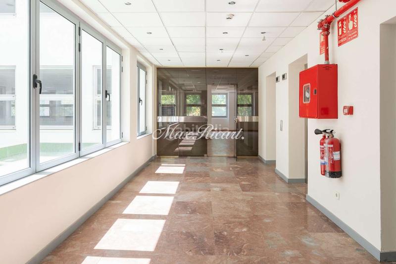 Foto 50c70035-e090-44b9-a87e-6786170a9c52. Rent office space with heating parking in La Nova Esquerra de l´Eixample Barcelona
